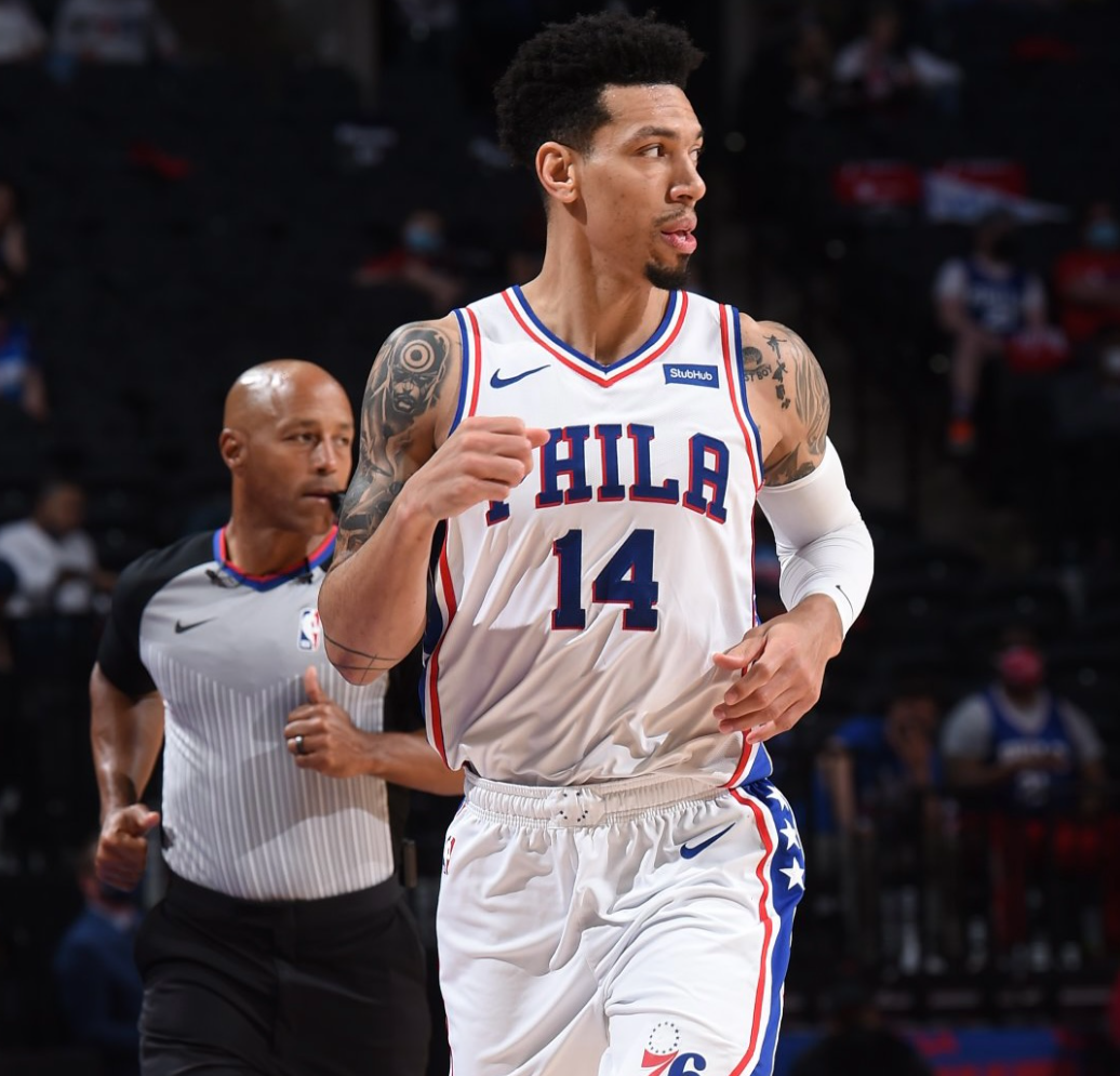 开云APP-火箭鏖战南韩男篮，丹尼·格林制霸全场